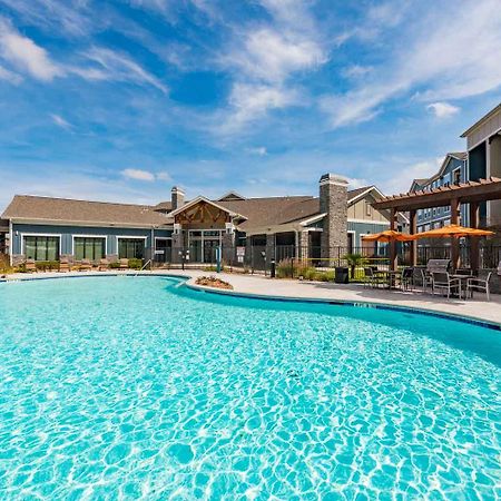 Spacious Furnished Resort Style Apartments Tomball Kültér fotó