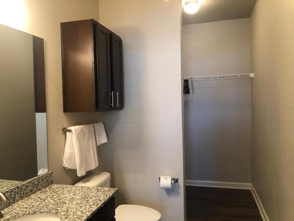 Spacious Furnished Resort Style Apartments Tomball Szoba fotó