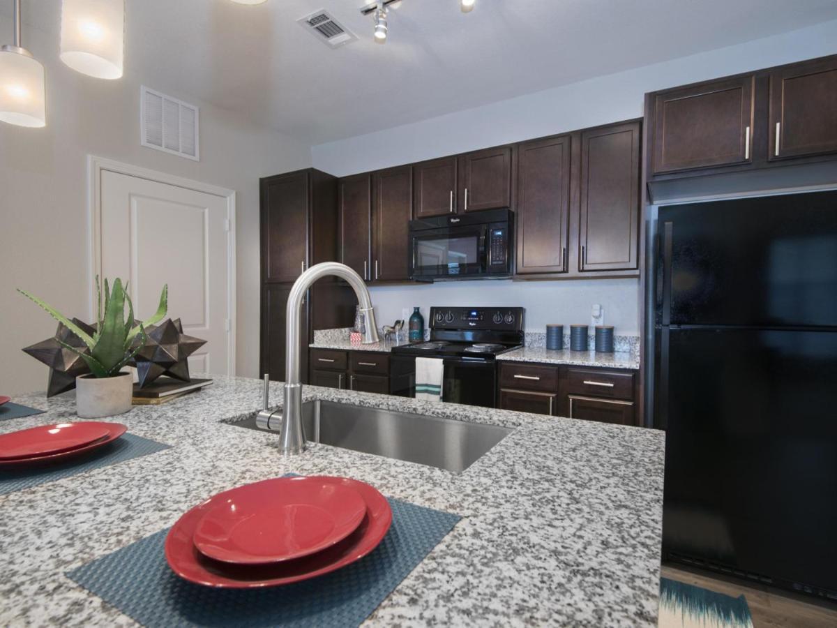 Spacious Furnished Resort Style Apartments Tomball Szoba fotó
